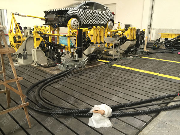 拼接平臺(tái)應(yīng)用在汽車(chē)工業(yè)