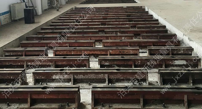 ���A���F